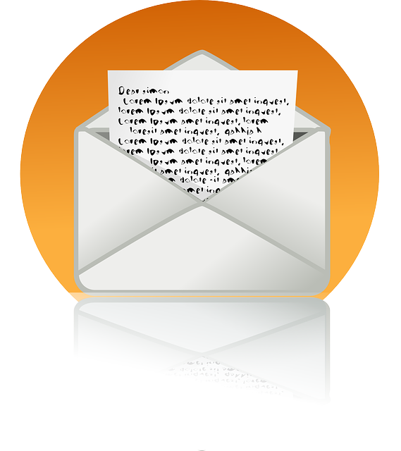 Courrier sur fond orange